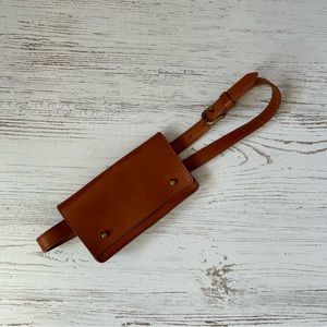 Madewell Leather Belt Bag in Cognac
